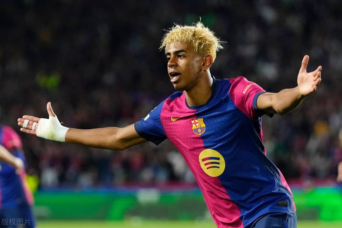 热刺战平巴萨，莫德里奇梅开二度英超